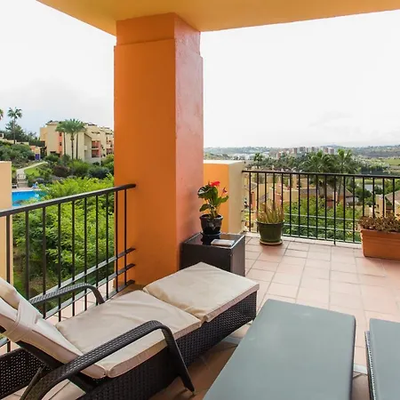 3-bed Sleeps 5 W Views & Golf & Country Club *