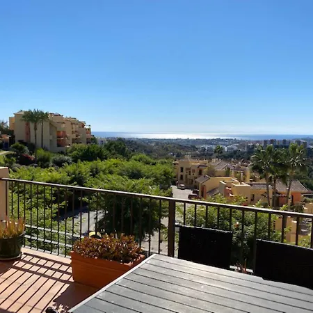 Appartamento 3-bed Sleeps 5 W Views & Golf & Country Club Benahavís