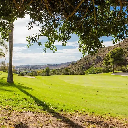 Appartamento 3-bed Sleeps 5 W Views & Golf & Country Club Benahavís
