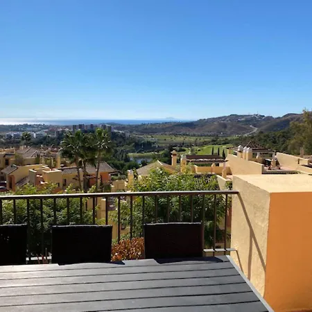 3-bed Sleeps 5 W Views & Golf & Country Club Appartamento *